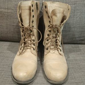 Size 7.5 Steve Madden Troopa boots